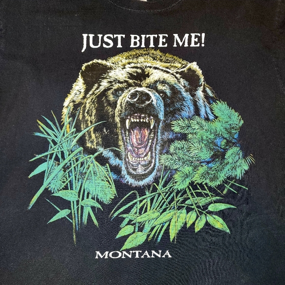 "Just Bite Me" Grizzly T-Shirt. GLOWS IN THE DARK 🐻🌟💫 - Picture 3 of 7